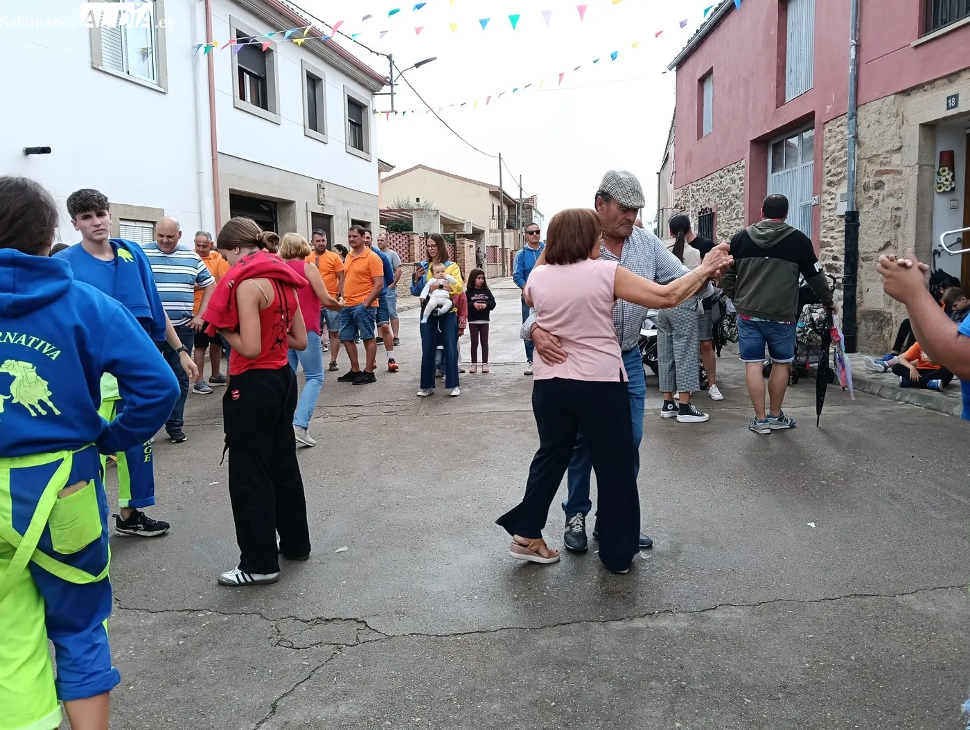 Pasacalles de cabezudos con la peña Los Toreros / INFOTUR