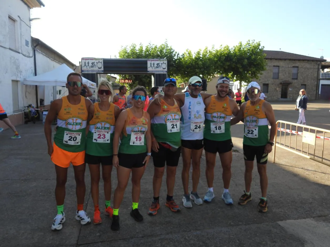 Foto 11 - Aldehuela de Yeltes une deporte y solidaridad en una multitudinaria und&eacute;cima carrera popular