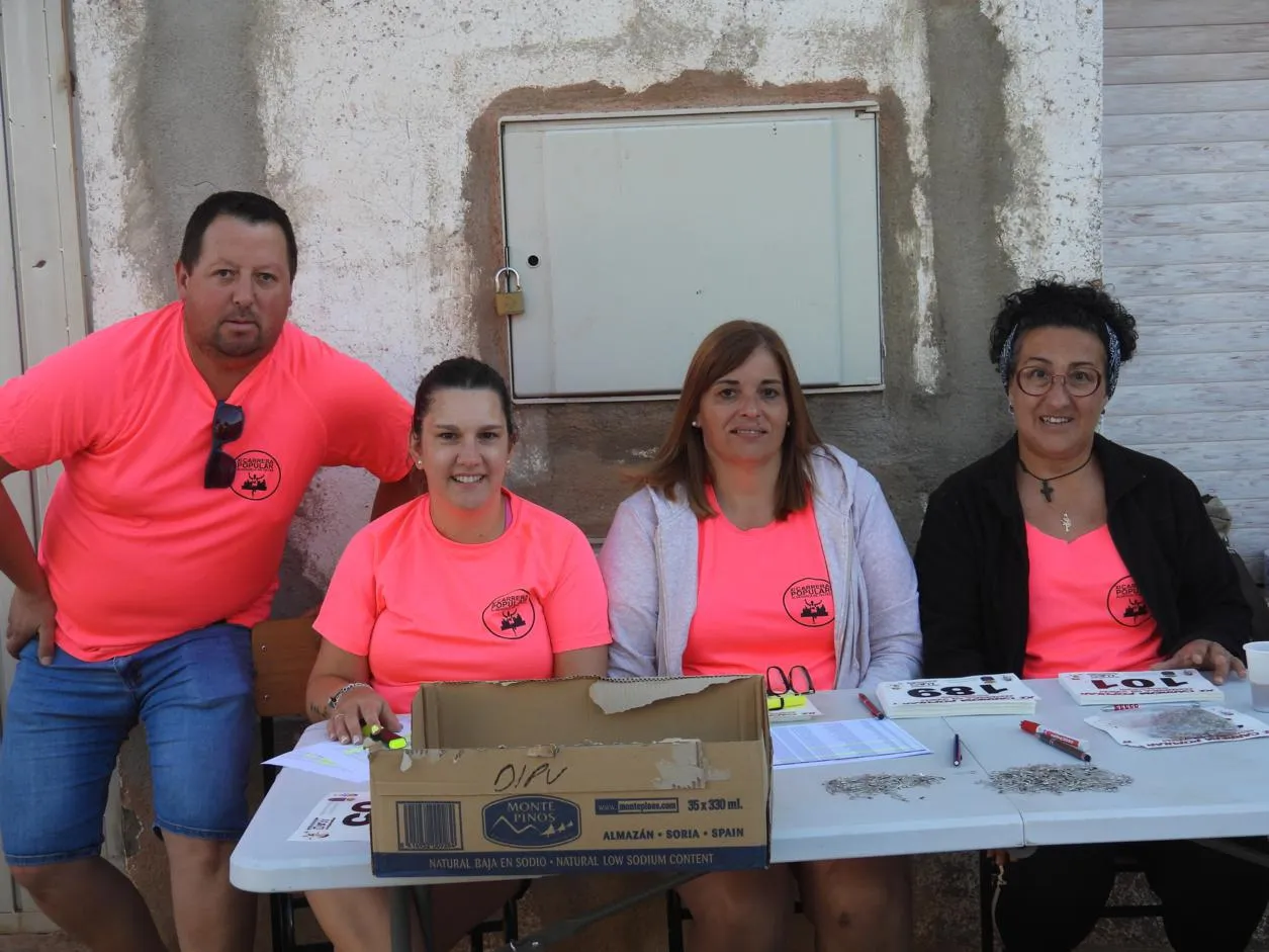 Foto 3 - Aldehuela de Yeltes une deporte y solidaridad en una multitudinaria und&eacute;cima carrera popular