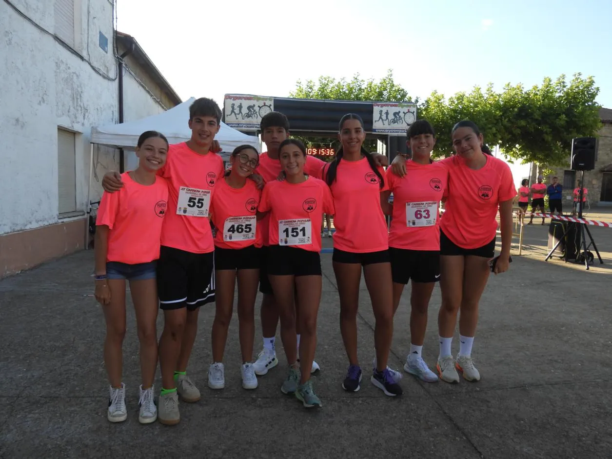 Foto 4 - Aldehuela de Yeltes une deporte y solidaridad en una multitudinaria und&eacute;cima carrera popular