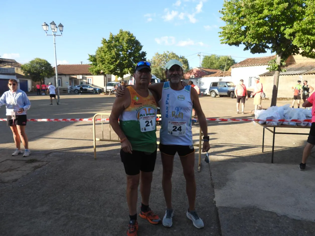 Foto 5 - Aldehuela de Yeltes une deporte y solidaridad en una multitudinaria und&eacute;cima carrera popular