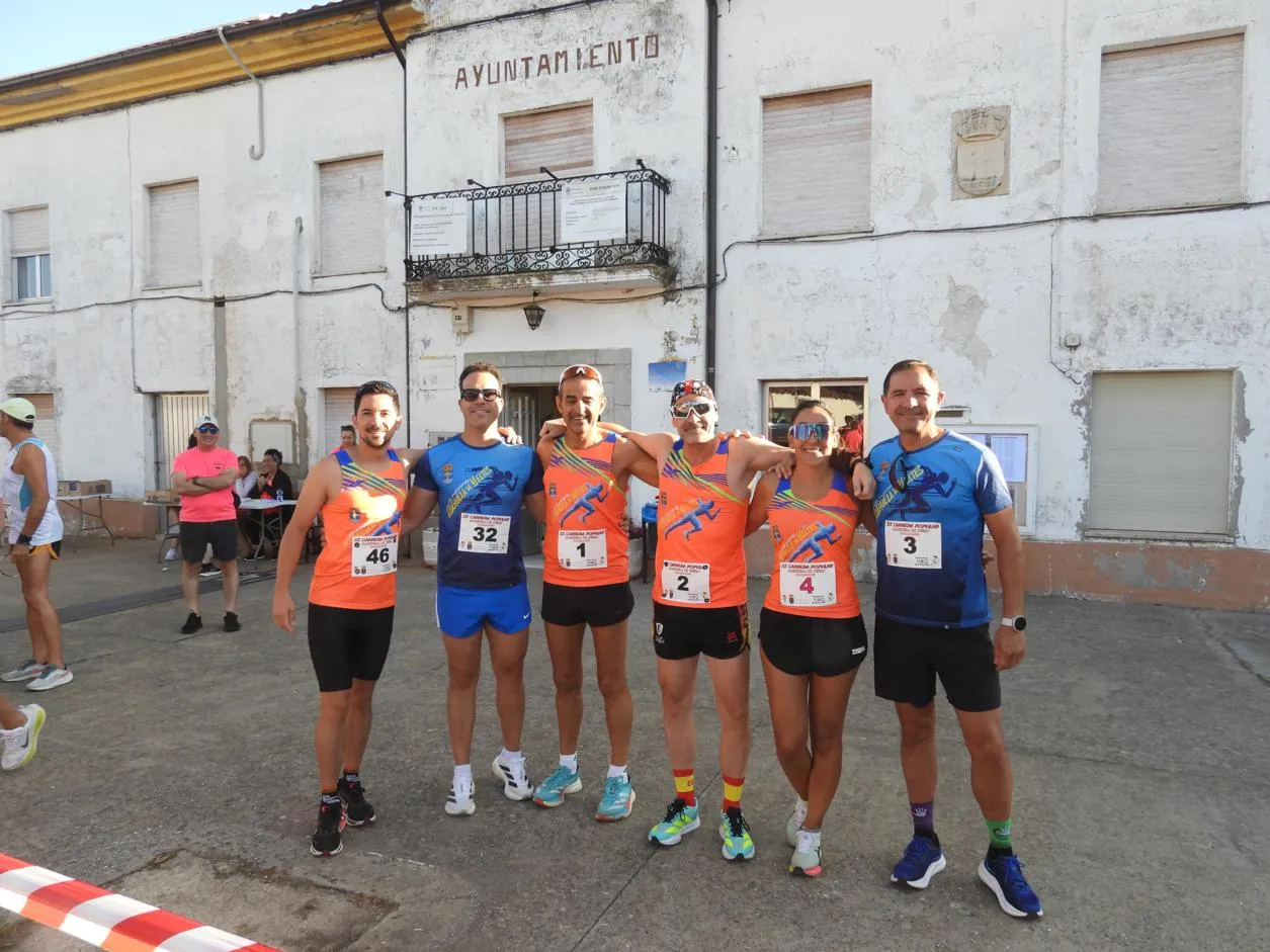 Foto 8 - Aldehuela de Yeltes une deporte y solidaridad en una multitudinaria und&eacute;cima carrera popular