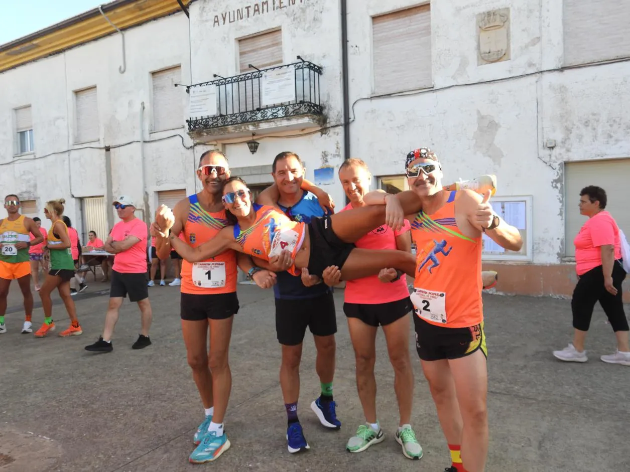 Foto 10 - Aldehuela de Yeltes une deporte y solidaridad en una multitudinaria und&eacute;cima carrera popular