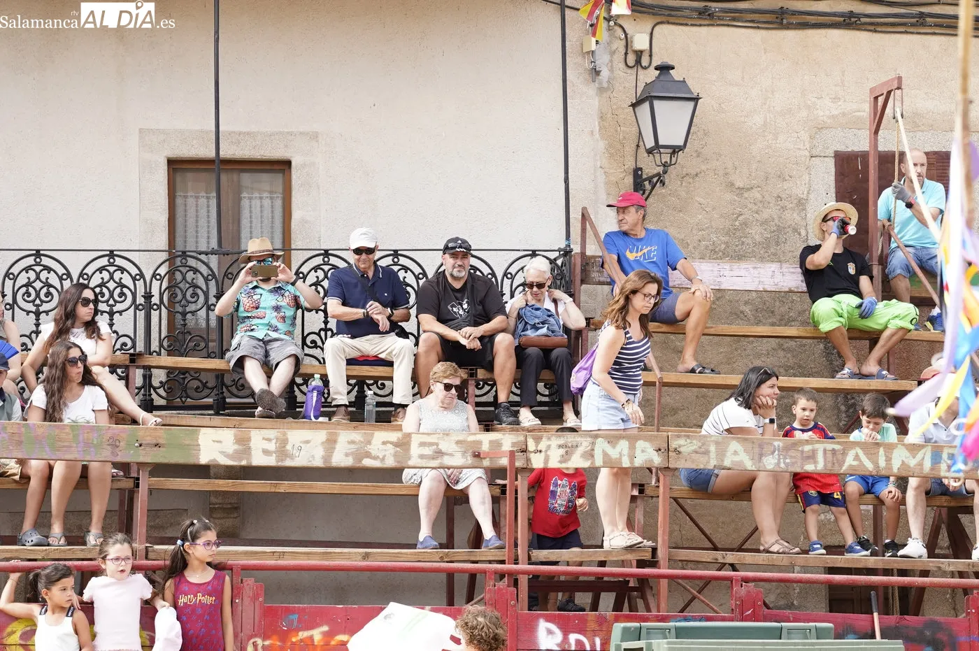 Los quintos de Vilvestre animan las Fiestas del Toro en honor a San Sebastián / REP. GRÁFICO: LUIS MIGUEL CONDE 