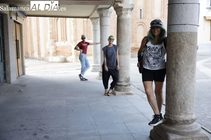 Foto 2 - Alba Fest 2026: Dos formas de entender el punk hicieron rugir la Plaza Mayor de Alba de Tormes
