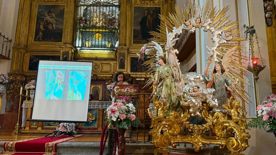 Foto 2 - La devoci&oacute;n devuelve el esplendor a las andas del Santo Brazo de Santa Teresa