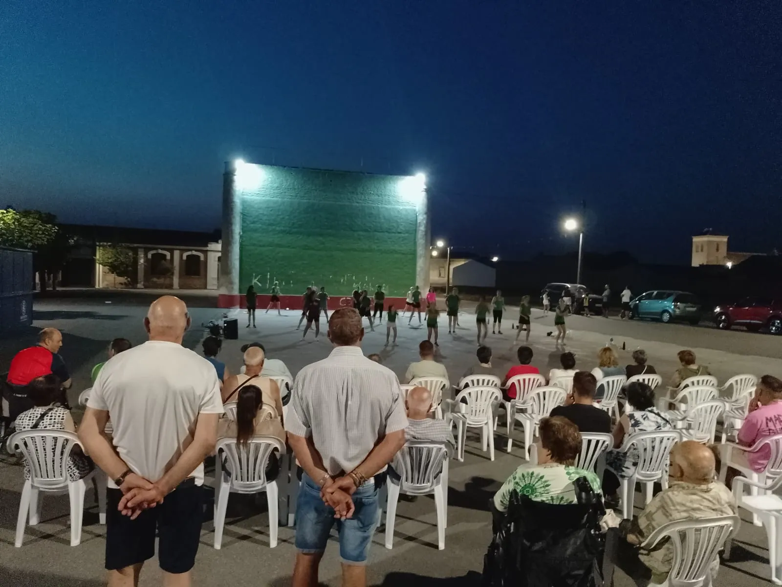 Foto 2 - El Campo de Pe&ntilde;aranda se mueve al ritmo de la zumba dentro de su Verano Cultural