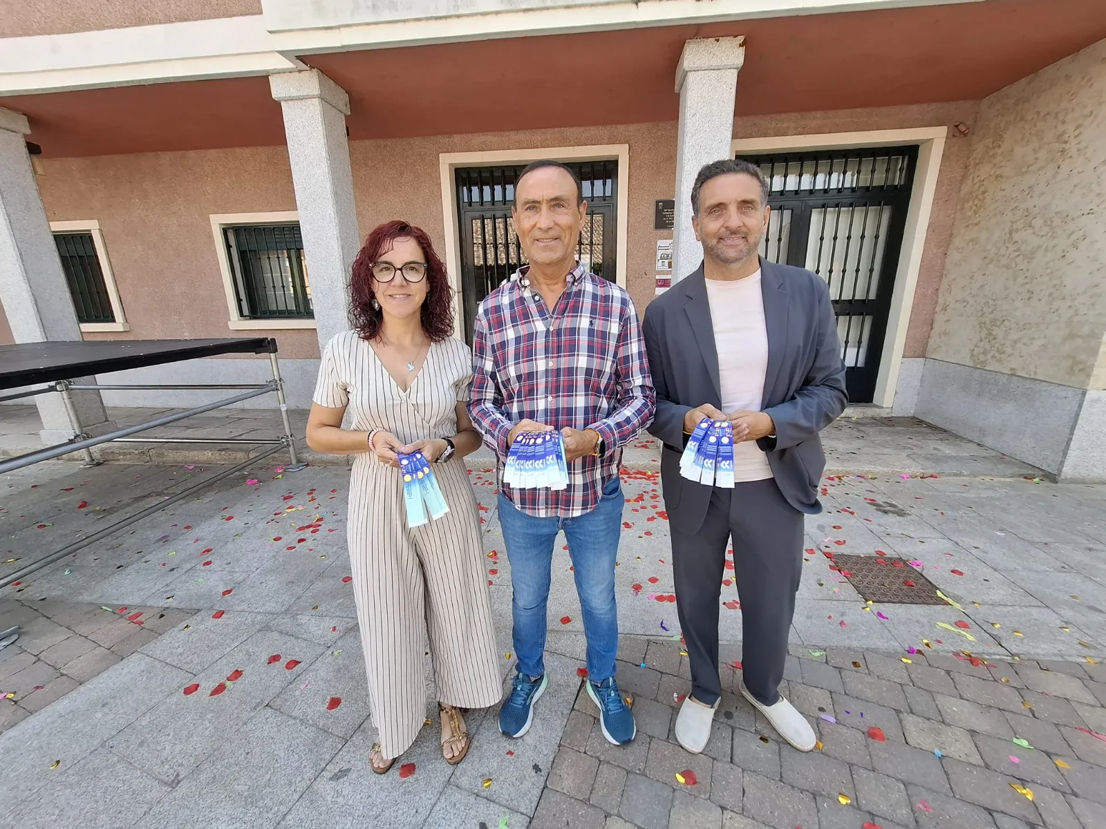 Foto 2 - Carbajosa repartir&aacute; 2.000 pulseras para detectar drogas en las bebidas
