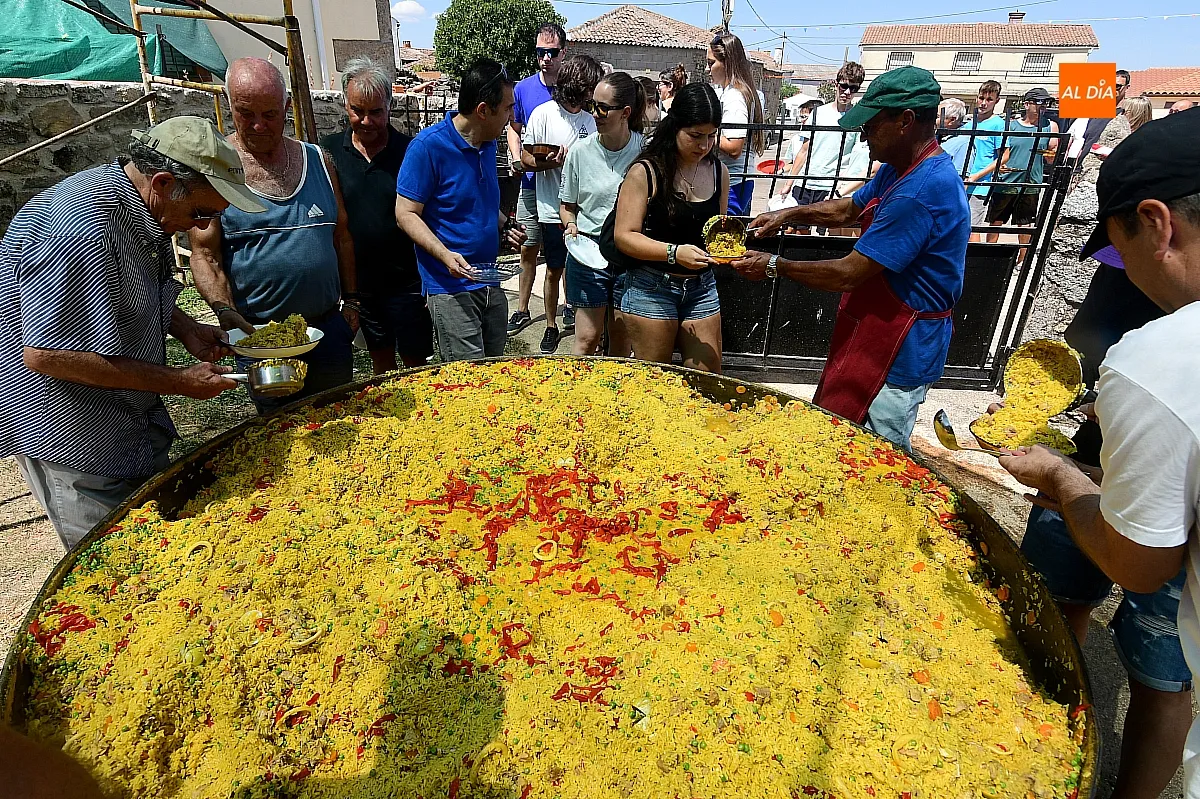 Paella popular en Casillas de Flores para cerrar las fiestas de verano