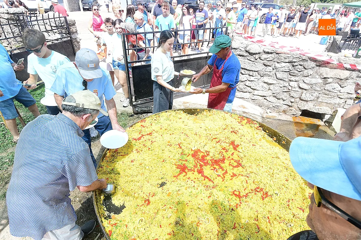 Paella popular en Casillas de Flores para cerrar las fiestas de verano