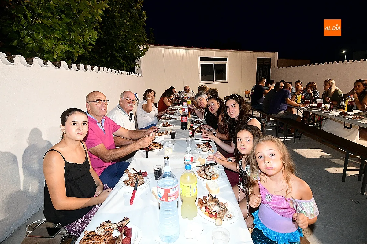 Cena de vecinos de Ivanrey