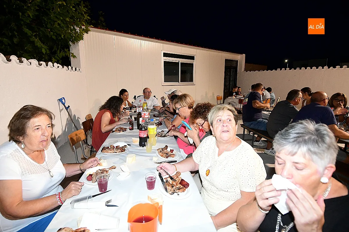 Cena de vecinos de Ivanrey