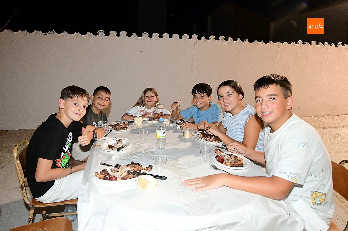 Cena de vecinos de Ivanrey