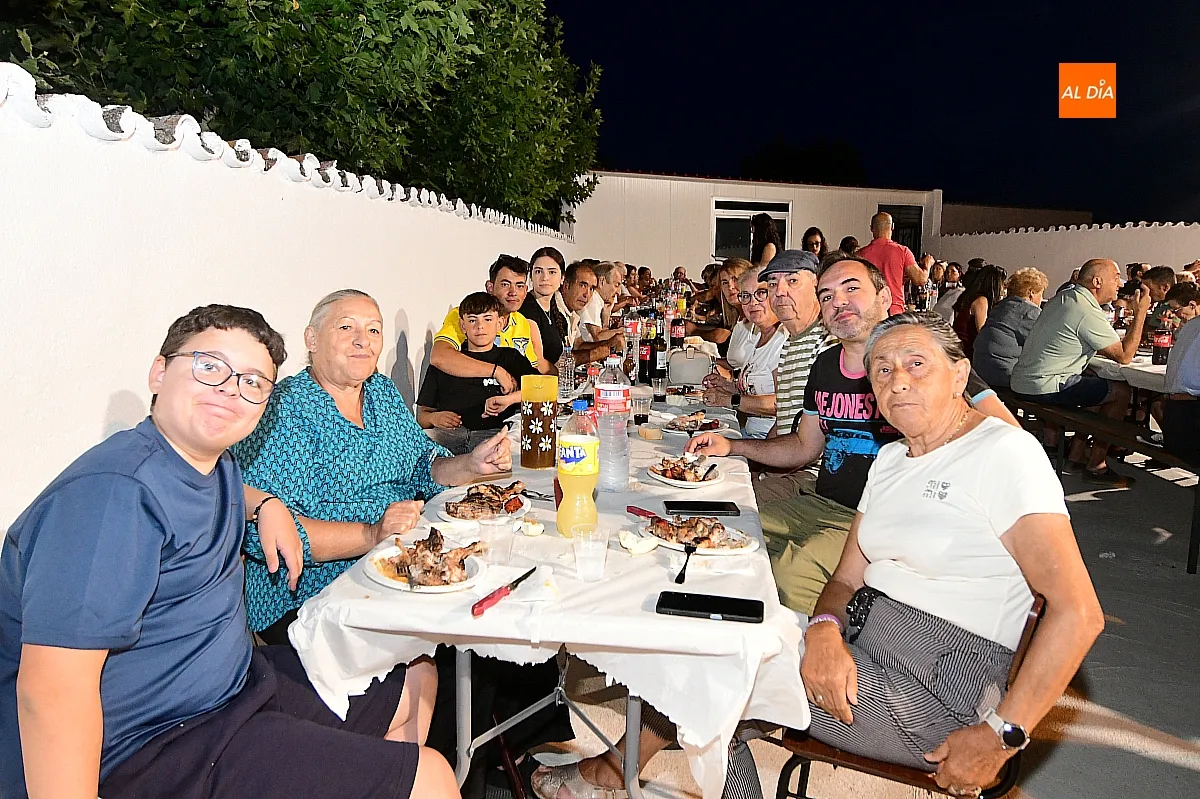 Cena de vecinos de Ivanrey