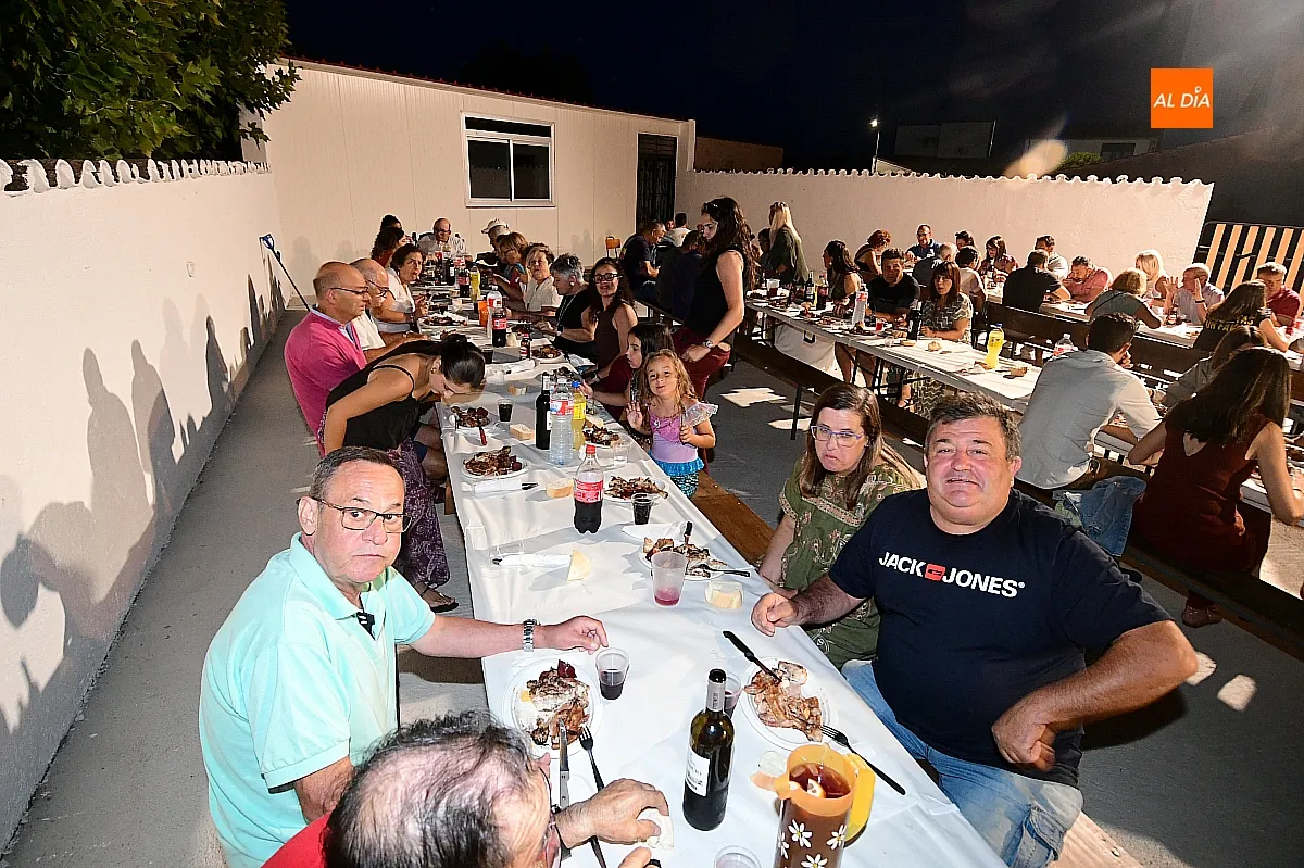Cena de vecinos de Ivanrey