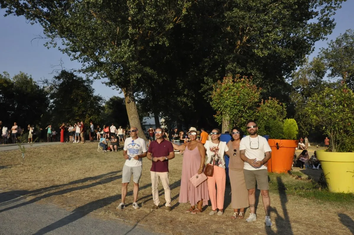 Gran afluencia en la Isla del Soto, en Santa Marta, para presenciar el histórico eclipse total de sol