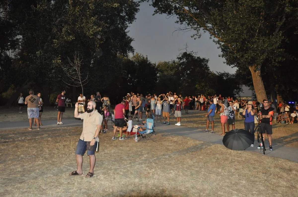 Gran afluencia en la Isla del Soto, en Santa Marta, para presenciar el histórico eclipse total de sol