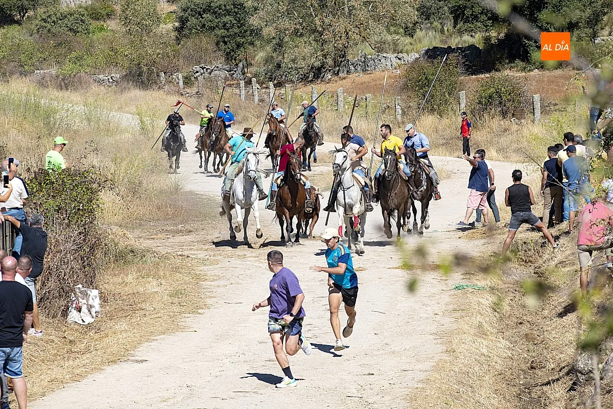 Encierro a Caballo  en Villar de Ciervo