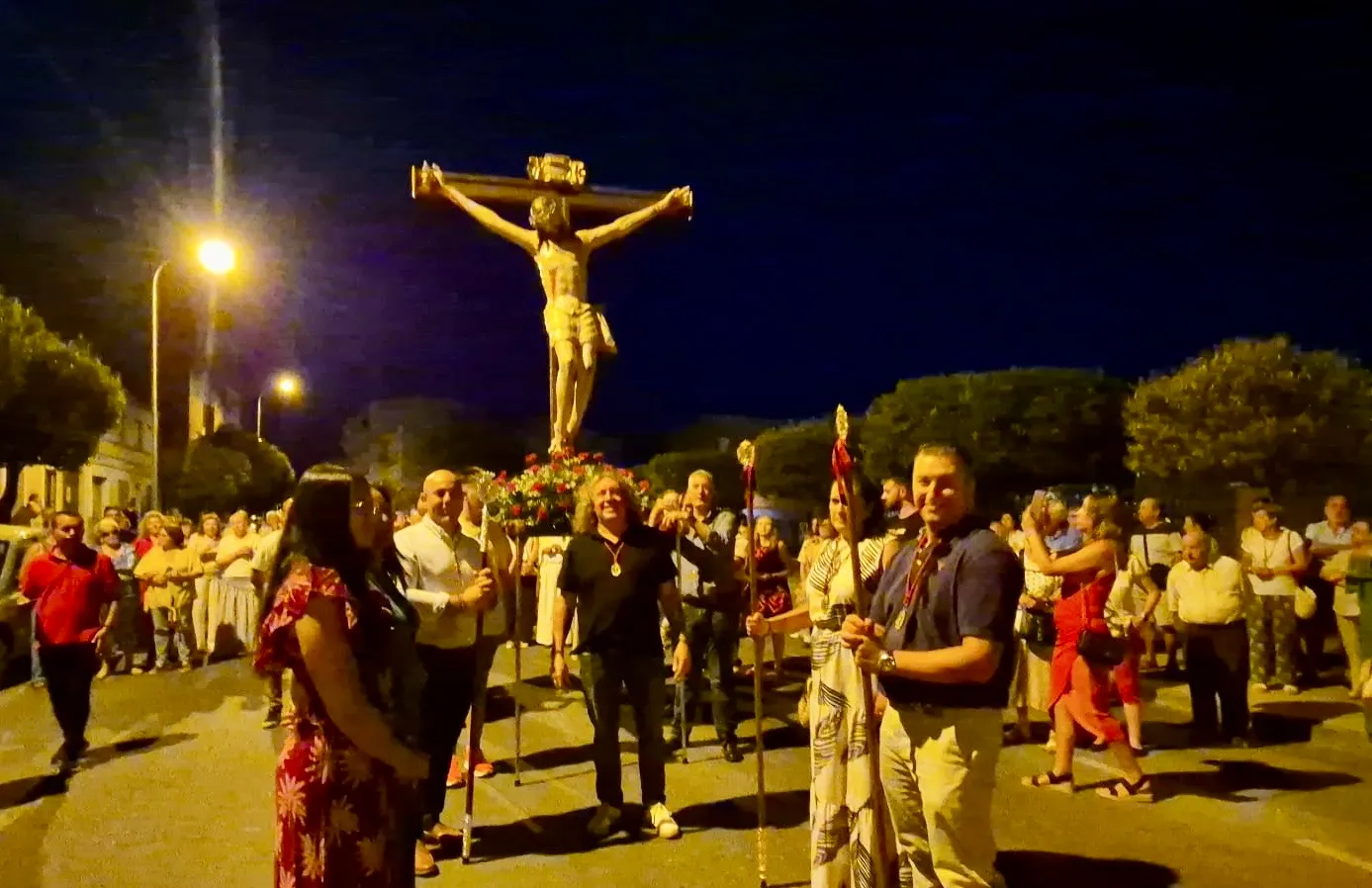 Foto 4 - El Santo Cristo del Humilladero vuelve a llenar de devoci&oacute;n las calles en su fiesta anual