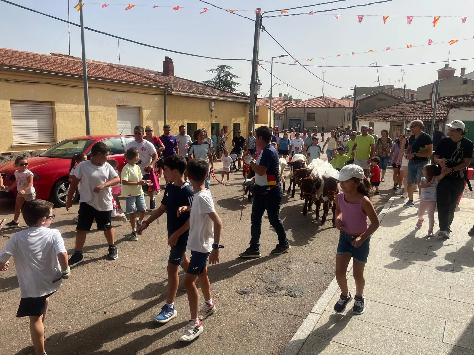 Foto 18 - FOTOS | Do&ntilde;inos celebra a Santo Domingo de Guzm&aacute;n con misa, procesi&oacute;n y una comida popular