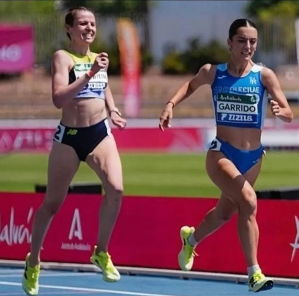 Foto 2 - Roc&iacute;o Garrido concluye su espectacular temporada con otros estratosf&eacute;ricos 4.05 en 1500&nbsp;