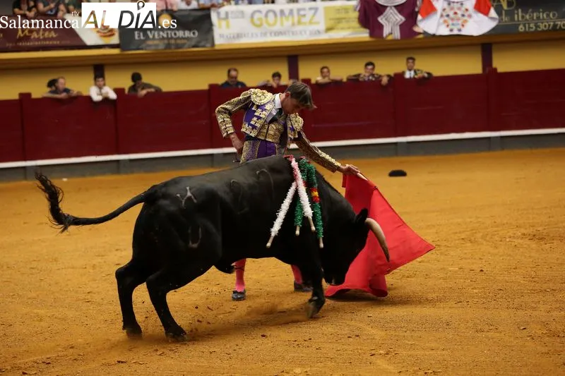 Foto 9 - Manuel Ferbola gana el IX Bols&iacute;n Taurino Botijo de Filigrana