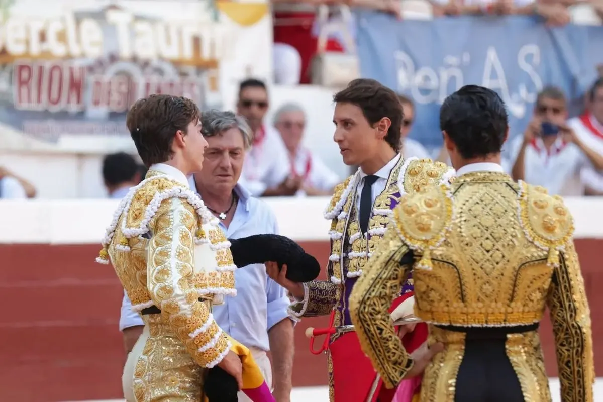 Julio Norte triunfa en su alternativa en Dax y sale a hombros. Foto Comisión Taurina de Dax