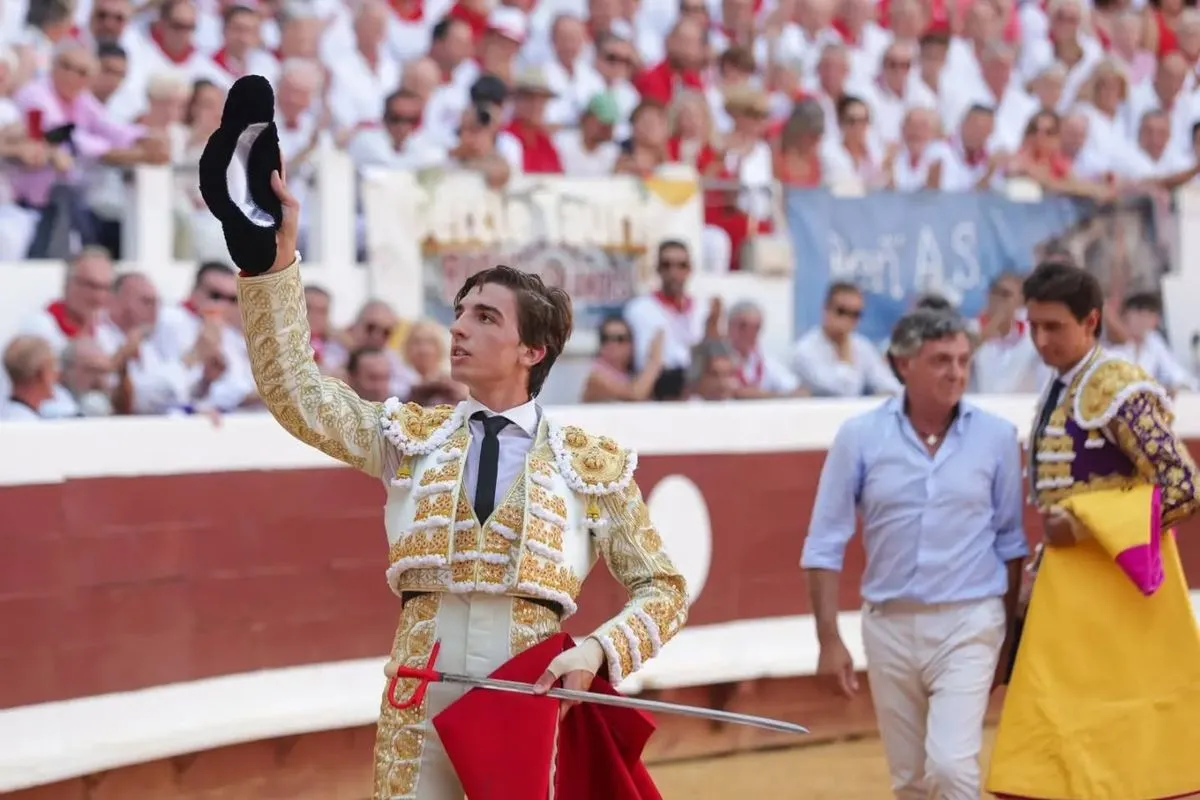 Julio Norte triunfa en su alternativa en Dax y sale a hombros. Foto Comisión Taurina de Dax