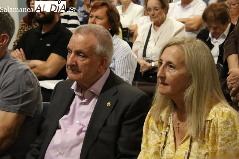 Foto 5 - El carmelita Manuel Diego ya es Hijo Predilecto de Alba