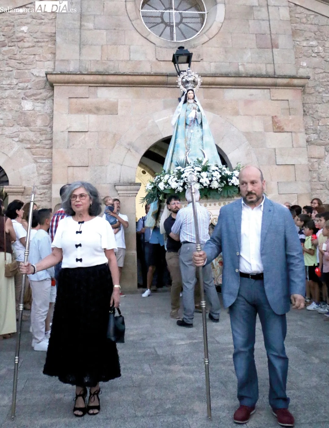 Mayordomos de la Virgen, María del Mar Sánchez y Pepe Hernández Sevillano / CORRAL