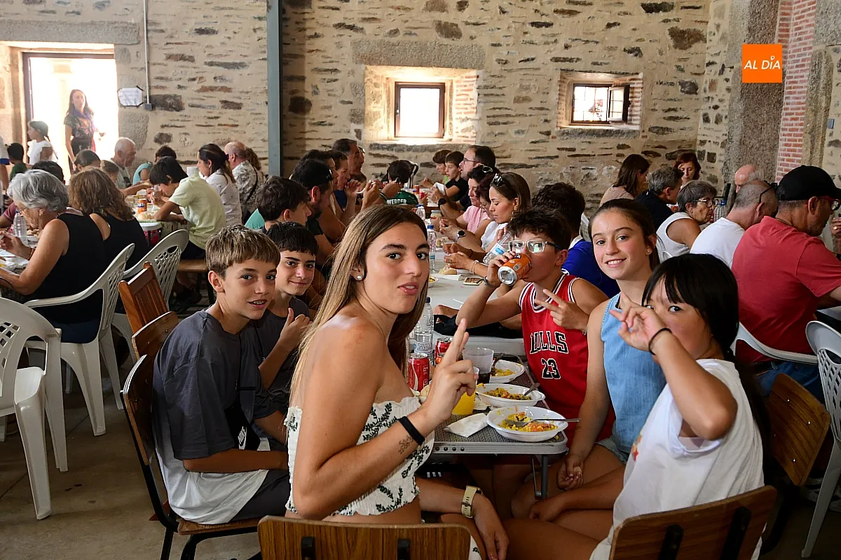 Paella popular en Villar de la Yegua para despedir sus fiestas