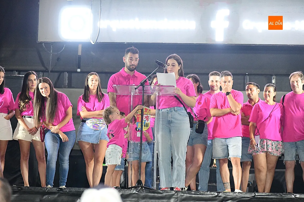 Pregón y presentación madrinas en Fuentes de Oñoro