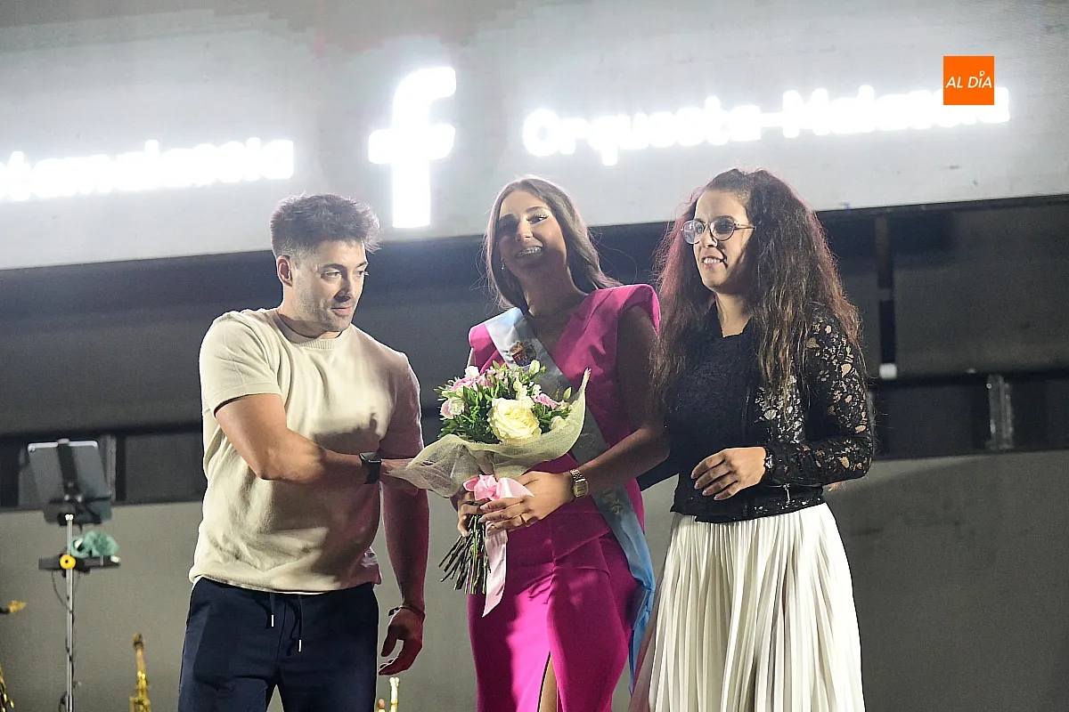 Pregón y presentación madrinas en Fuentes de Oñoro