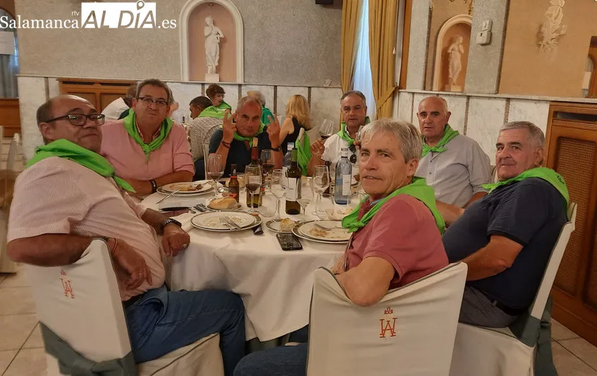 Foto 3 - Los quintos de 1960 de Alba de Tormes celebran su primer encuentro