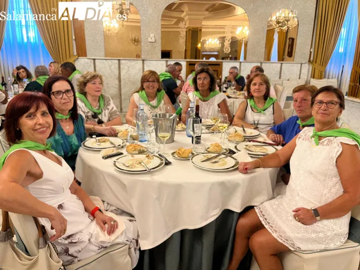 Foto 5 - Los quintos de 1960 de Alba de Tormes celebran su primer encuentro