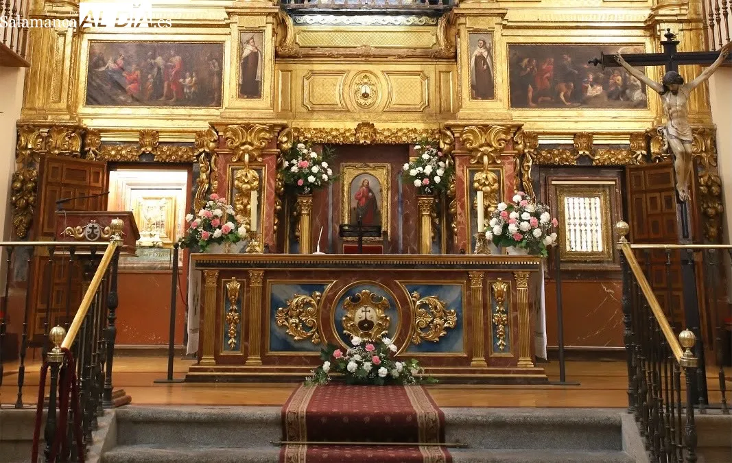 Foto 4 - El retablo de Santa Teresa recupera su belleza original