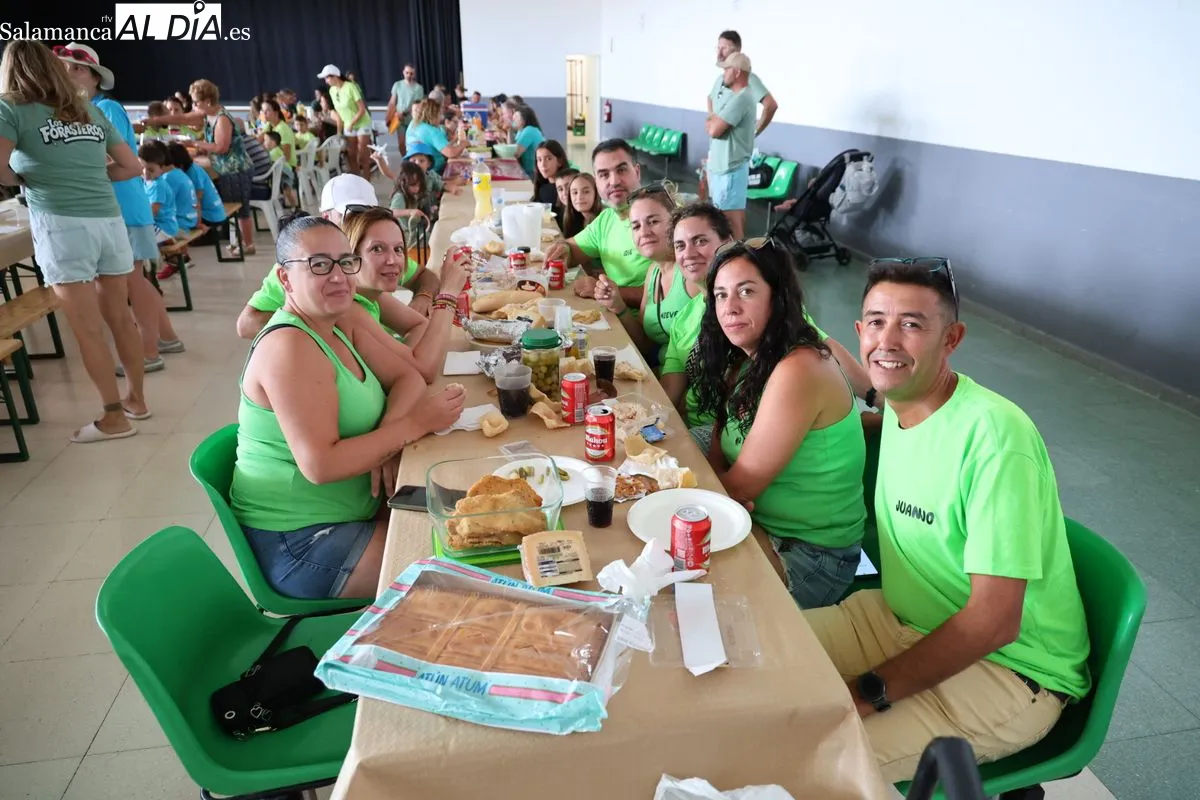 Doñinos celebra a Santo Domingo de Guzmán con misa, procesión y una comida popular | FOTOS: David Sañudo