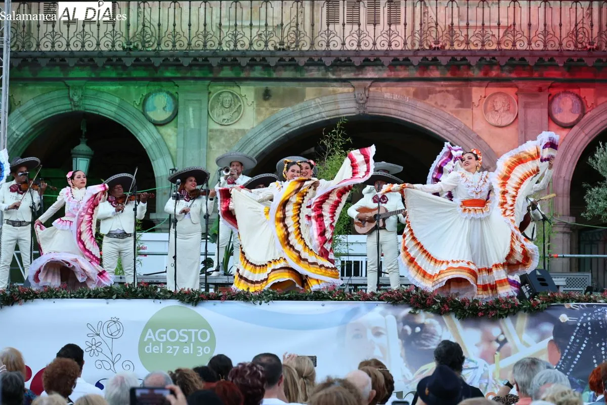 El V Festival de Folclore de Salamanca se despide con música y danza tradicional de México | FOTOS: David Sañudo