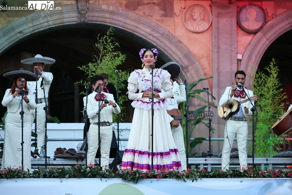 El V Festival de Folclore de Salamanca se despide con música y danza tradicional de México | FOTOS: David Sañudo
