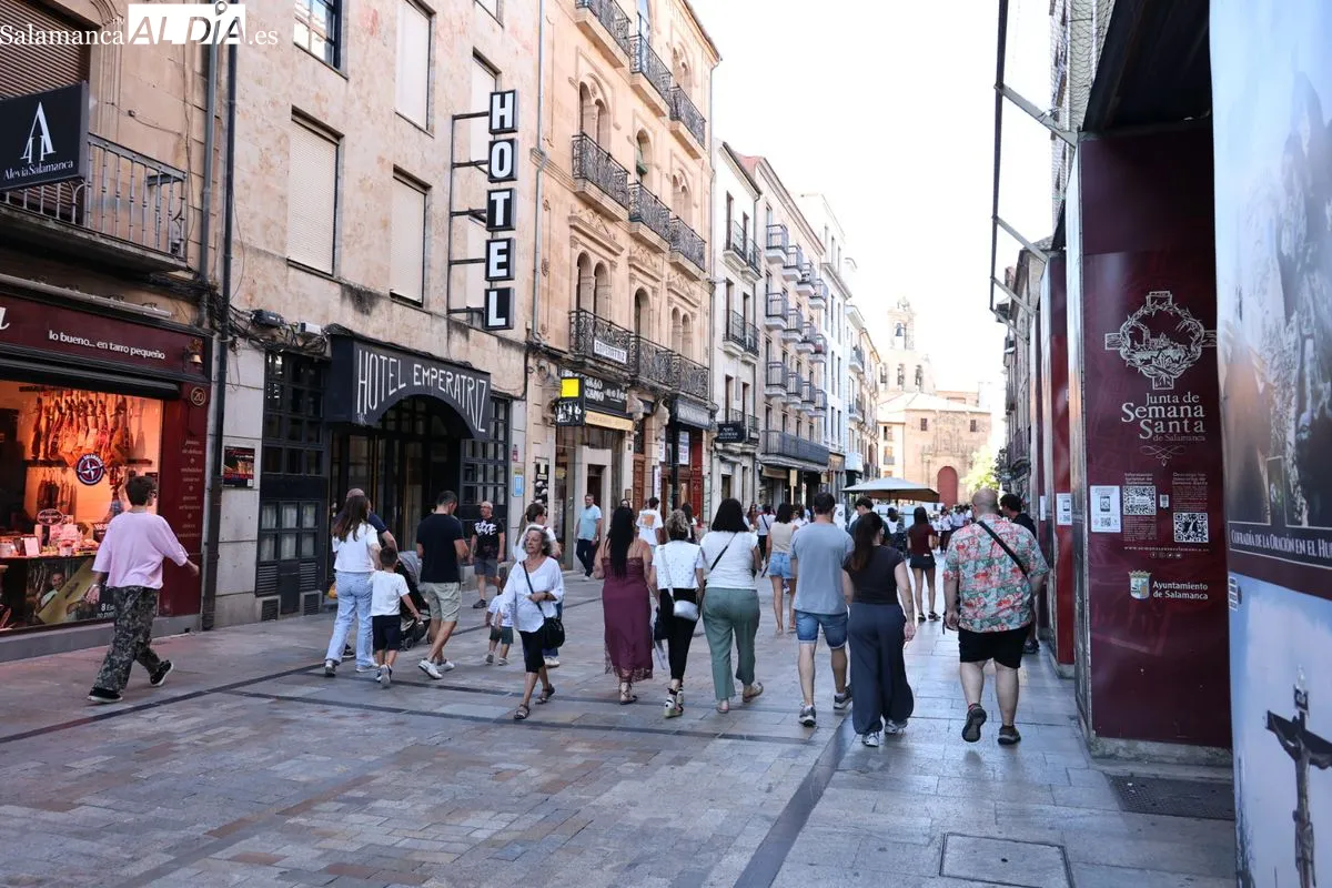 El centro de Salamanca registra un gran ambiente en el cierre de agosto | FOTOS: David Sañudo