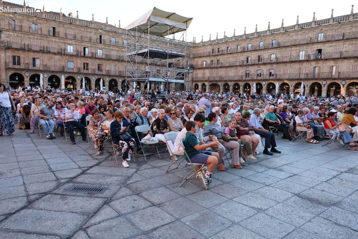 El V Festival de Folclore de Salamanca se despide con música y danza tradicional de México | FOTOS: David Sañudo