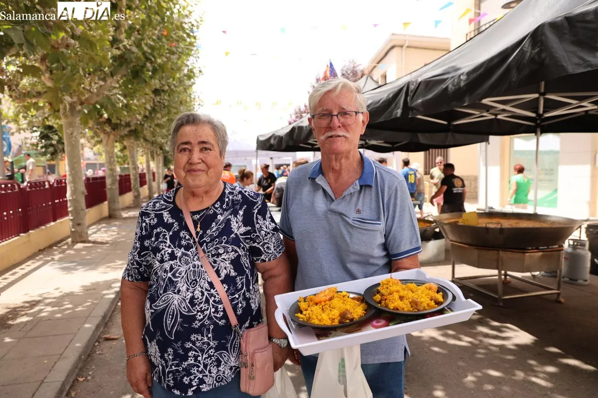 Foto 7 - FOTOS | Castellanos de Moriscos celebra su multitudinaria paella popular por las fiestas