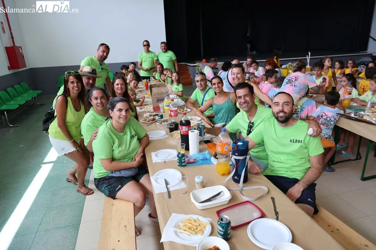 Doñinos celebra a Santo Domingo de Guzmán con misa, procesión y una comida popular | FOTOS: David Sañudo