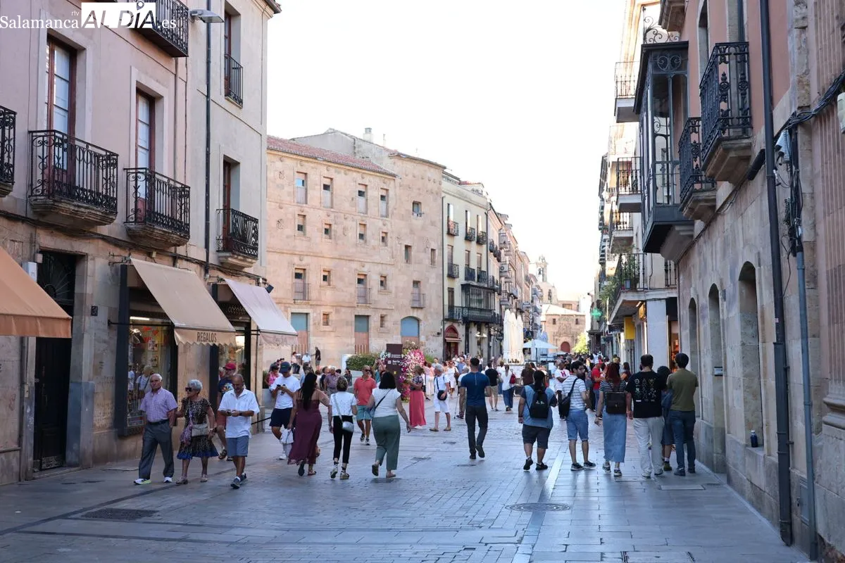El centro de Salamanca registra un gran ambiente en el cierre de agosto | FOTOS: David Sañudo