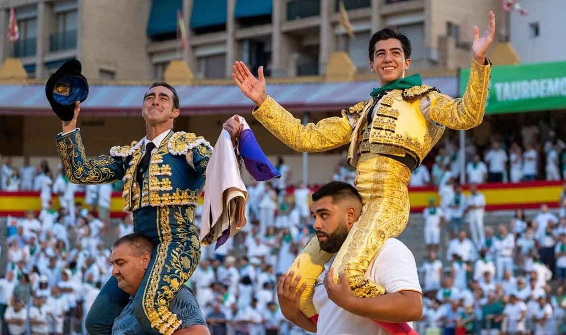 Dos orejas para Marco Pérez en Huesca