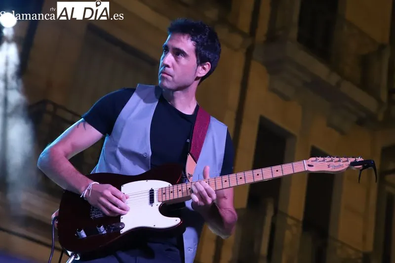 Foto 9 - 'Tres de Picas' hace vibrar a Alba de Tormes con los grandes cl&aacute;sicos del rock espa&ntilde;ol