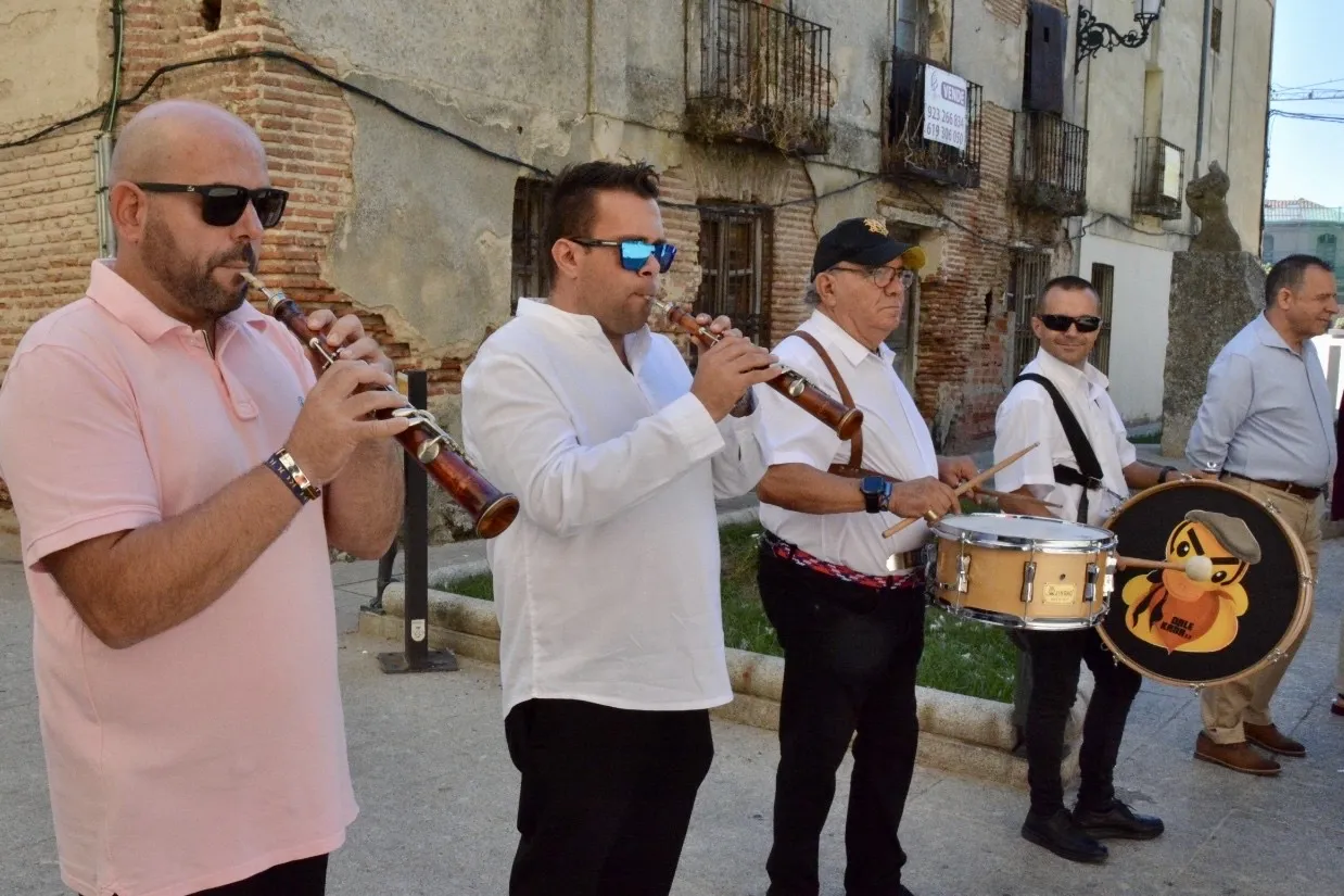 Foto 3 - Multitudinario acompa&ntilde;amiento al Santo Cristo de San Lu&iacute;s en su hist&oacute;rica fiesta anual