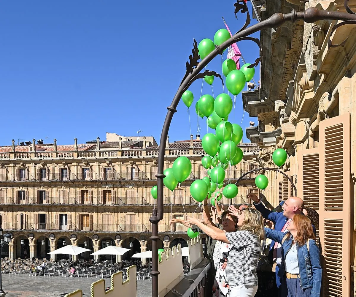 El Ayuntamiento de Salamanca ha recibido a la Asociación de Familiares de Enfermos de Alzheimer (AFA) con motivo del Día Mundial de esta enfermedad