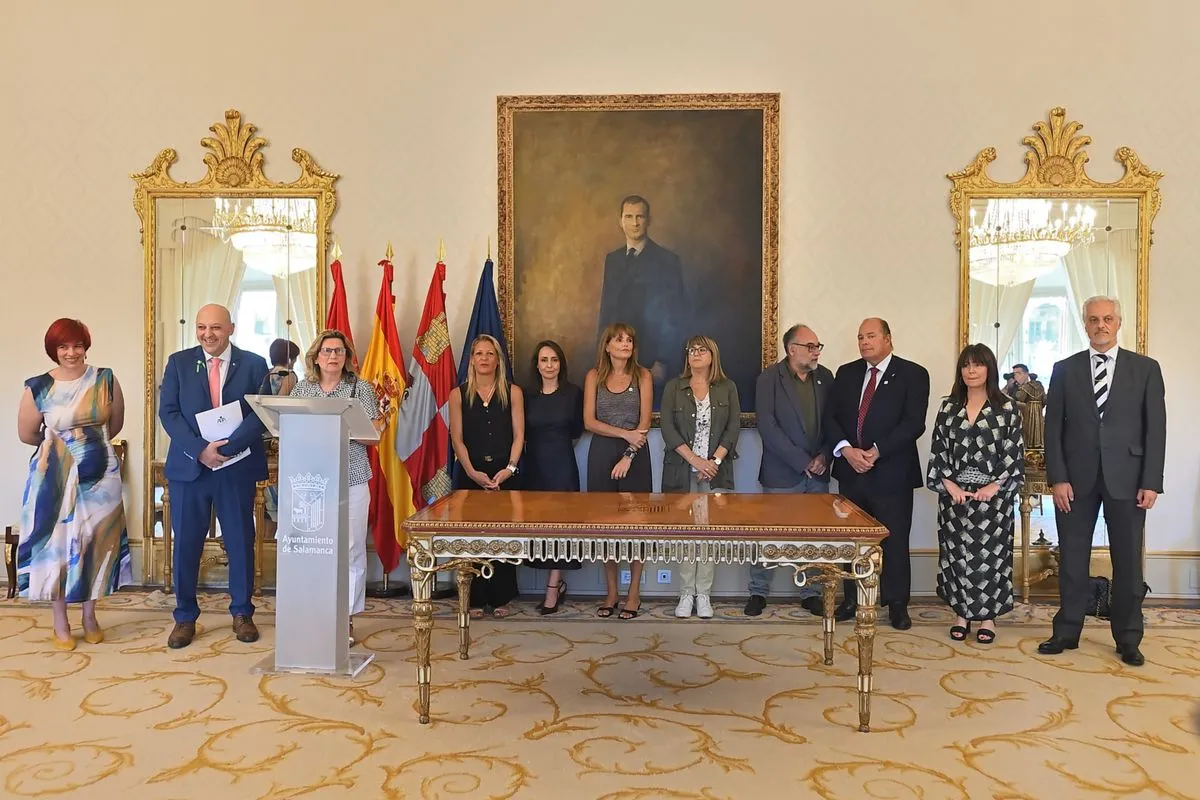El Ayuntamiento de Salamanca ha recibido a la Asociación de Familiares de Enfermos de Alzheimer (AFA) con motivo del Día Mundial de esta enfermedad