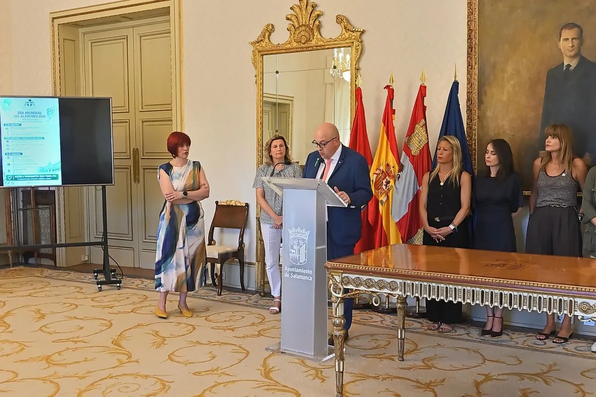 El Ayuntamiento de Salamanca ha recibido a la Asociación de Familiares de Enfermos de Alzheimer (AFA) con motivo del Día Mundial de esta enfermedad